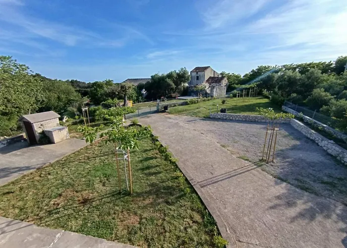 Martina Rab Town